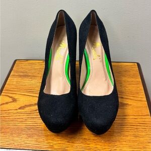 Elegant Black and Green Heels by Miucci